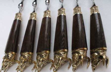 Набор шампуров с декоративным литьем и дер. ручкой "Быки" (6 шт)